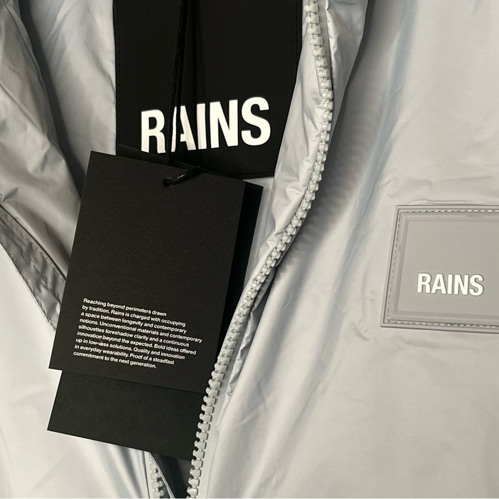 RAINS Men’s Fuse Vest, Sky, size M NWT - Picture 6 of 8
